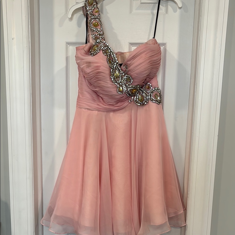 Elegant Pink Kids Dress with Beaded Detailing